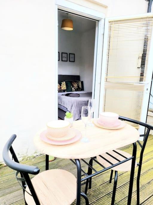 One Bedroom Apartment With A Terrace In Angel London Exterior photo