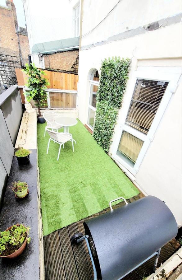 One Bedroom Apartment With A Terrace In Angel London Exterior photo